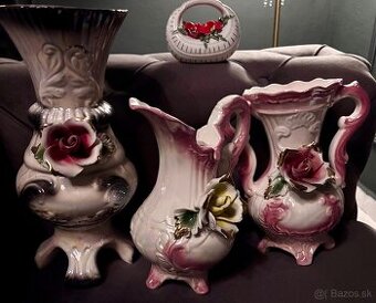 Porcelánové dekoračné vázy, ručne zdobené s ružami