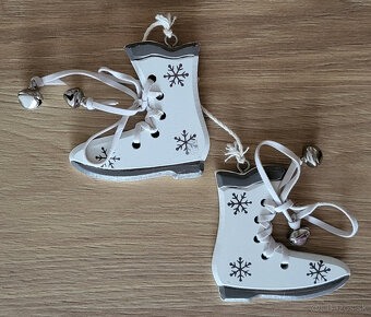 Vianočné drevené ozdoby: 1 ks / 1,20 €