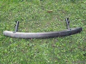 Výstuha zadného nárazníka na Volkswagen Passat B5