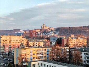 IBA U NÁS Garsónka s nádherným výhľadom,24m2,balkón, Stanič