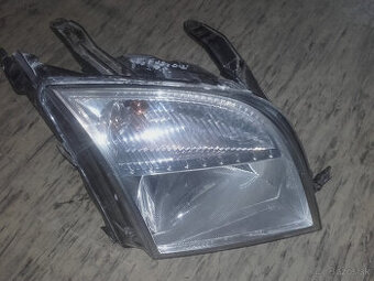 PREDNE SVETLO FORD FUSION