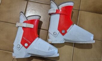 Predam lyžiarky   .. zachovalé