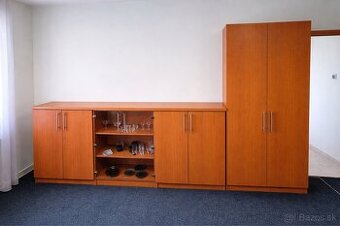 Kancelárska skrinková zostava + šatníková skriňa (komplet)