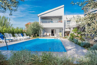 Chorvátsko - 6 izbový apartmánový dom pri Zadare, Sukošan