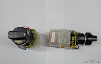 Spínač predného stierača na Zetor