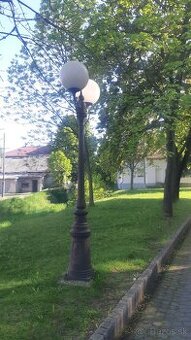 Pouličná lampa historická