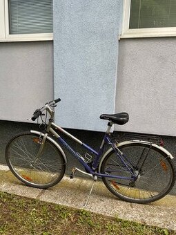 Bicykel a dvaja chlapci