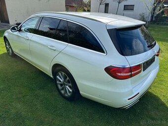Mercedes E220d 4 matic, pečlivý servis, 100% nájezd i stav