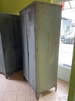 Predám pracovnú skriňu