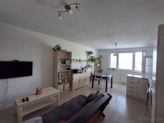 Rezervovany 1,5 izbový byt Klenova, Kramáre