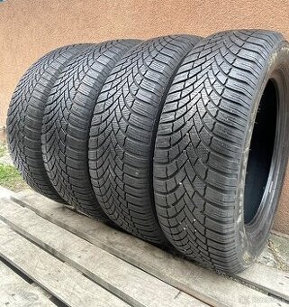 Bridgestone 215/65 R17 4x zima