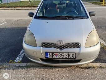 Toyota Yaris 1.0 v top stave