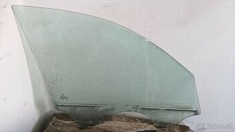 Predám na BMW E90 sklo na strane vodiča - 1