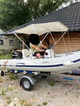 Predám motorový čln s prívesným vozíkom