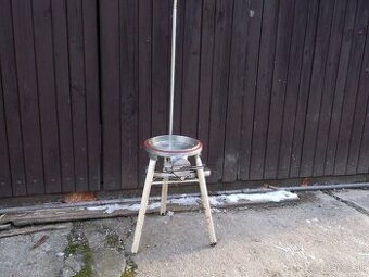 Zariadenie na plnenie medu