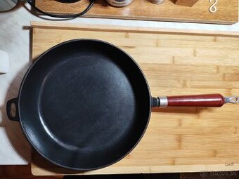 MASSIVE veľká liatinova panva 3,5l