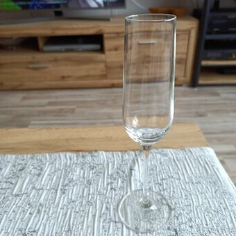 Predám nové pohárky na víno