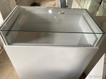 Pult presklený s led osvetlením/ predajňa / kiosk / stánok