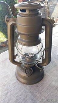 Vojenská petrolejka Meva