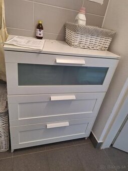 Kupelnova skrinka biela