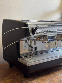 Kávovar Nuova Simonelli Appia II 2GR 12/18