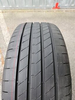 Nové letní pneu GoodYear 235/45 R18