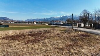REZERVOVANÉ, Na predaj, stavebný pozemok, vybudované prípojk