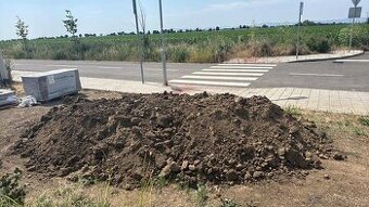 Darujem hlinu