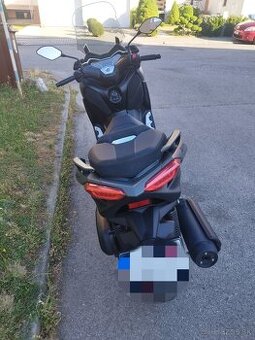 YAMAHA X-MAX 125