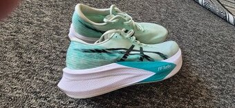 Cestná bežecká obuv ASIC MAGIC SPEED 4
