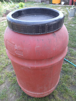 Predám plastový 200l sud - 1