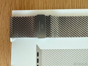 Apple Watch 49mm Natural Titanium milanese loop