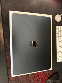 MacBook Air M3 – 16GB RAM / 256GB SSD