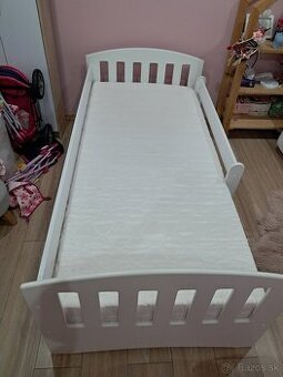 Detska postel