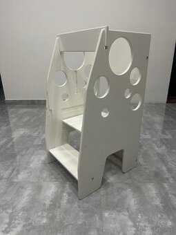 Učiaca veža a stolík 2 v 1