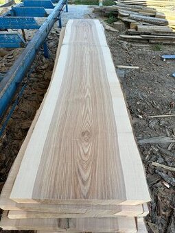 Vysušené jaseňové fošne, jaseňové rezivo, jaseň