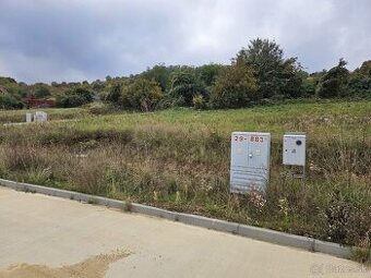 STAVEBNÝ POZEMOK NA PREDAJ (1) – IBV LIPINY, HLOHOVEC