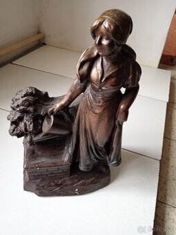 Socha, starožitnosti, keramika, sadrova