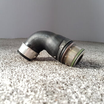 Tlaková hadica / rúrka chladiča nasávaného vzduchu 1T0145790