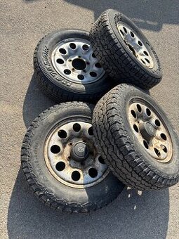 Celoročne pneumatiky