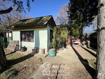 Na predaj záhradkárska chata s krásnou záhradou - Zúgov