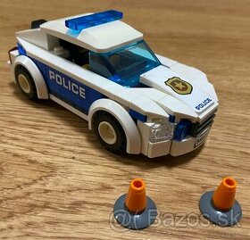 - - - LEGO City - Policajne hliadkovacie auto (60239) - - -