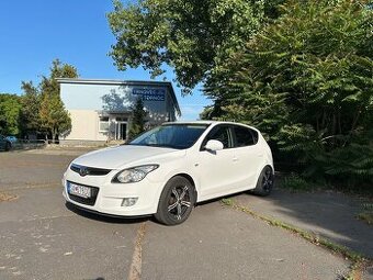 Hyundai i30 1,6 automat