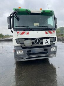 Mercedes cisterna
