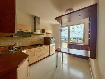PREDAJ 4 izbový byt 84 m2 - I. Krasku - PRIEVIDZA