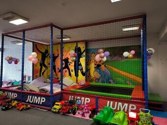 Detské interiérové ihrisko trampolína + lezecká stena