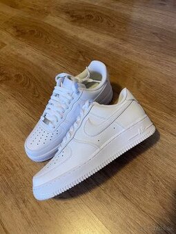 Air Force 1 biele