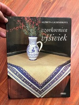 Kniha (Vzorkovnica výšiviek) - 1