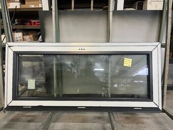 Predám plastové okno antracit/antracit 1580x670mm