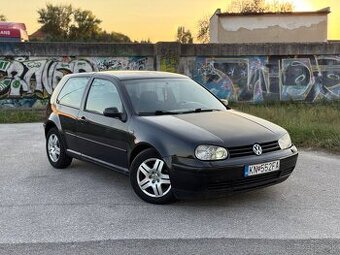 VW Golf 85 kW, 6-st. – kamera, tempomat, CarPlay…